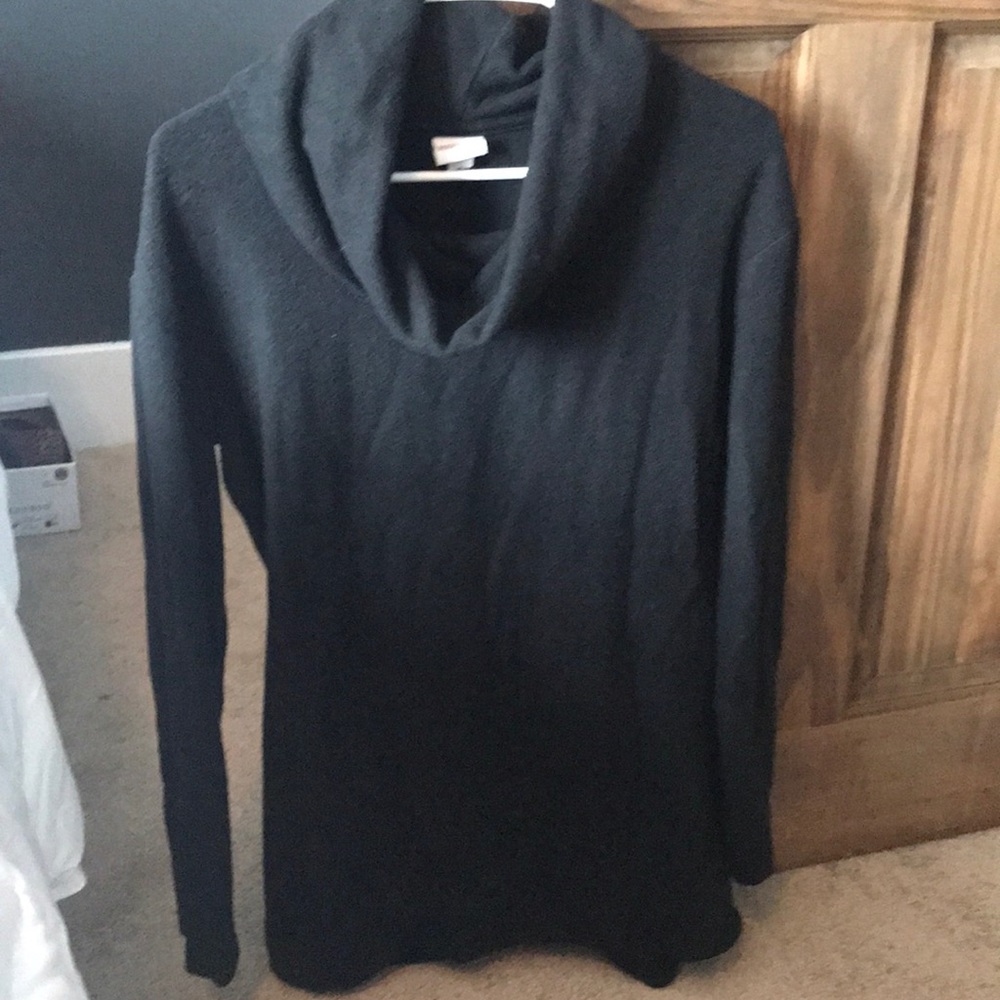 Black cow neck sweater